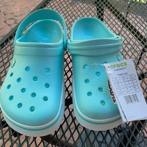 Women’s size 9/Men size 7 NWT Crocs